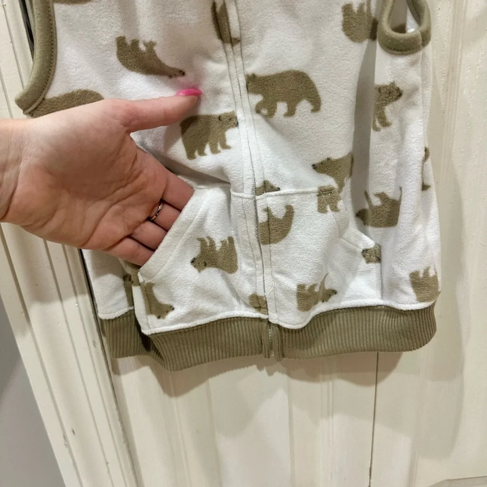 Carter's Bear Fleece Vest unisex 24m, Brand New, White And Cream, Zips, Pockets